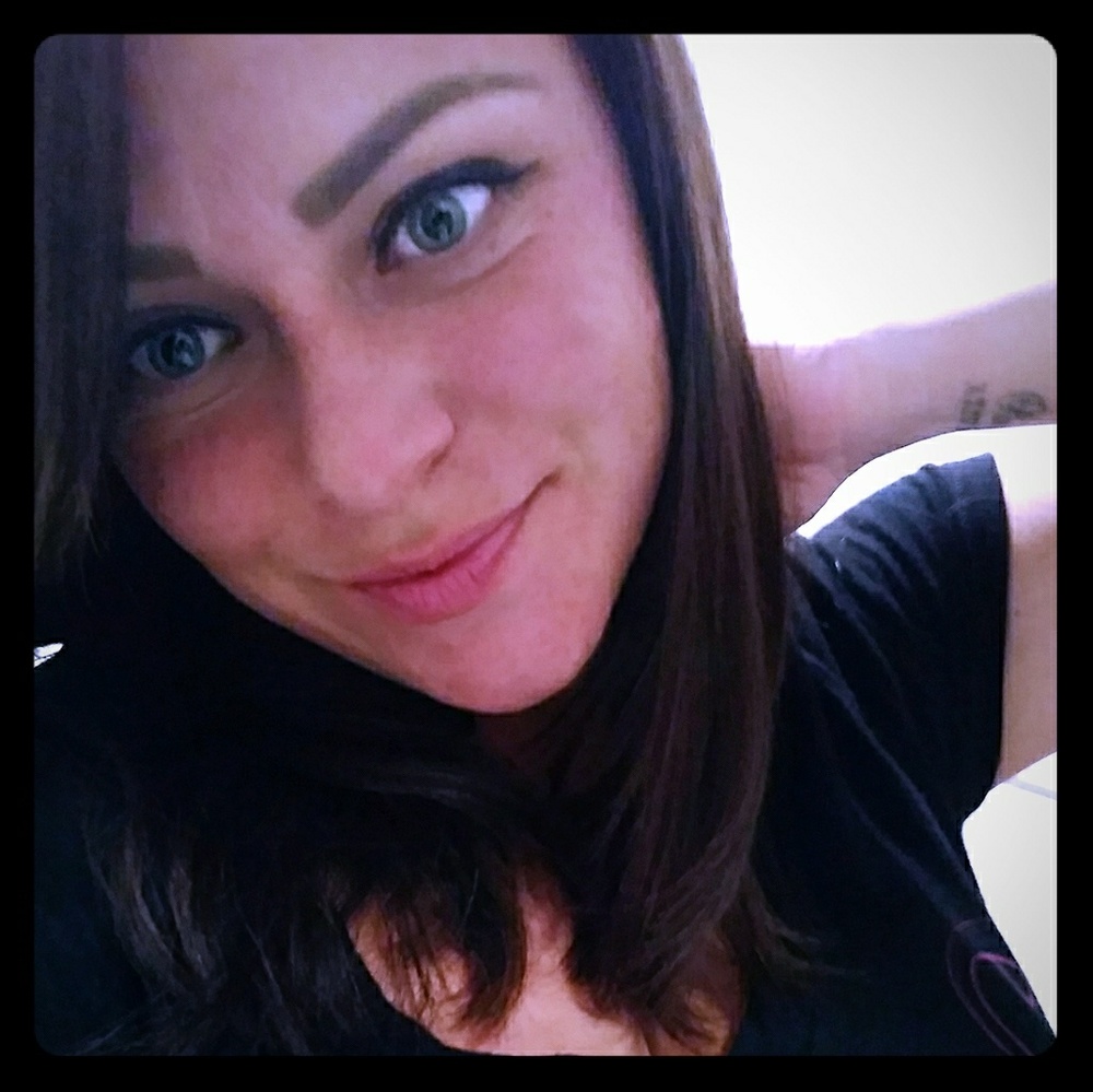 Meet your Posher, Chloe